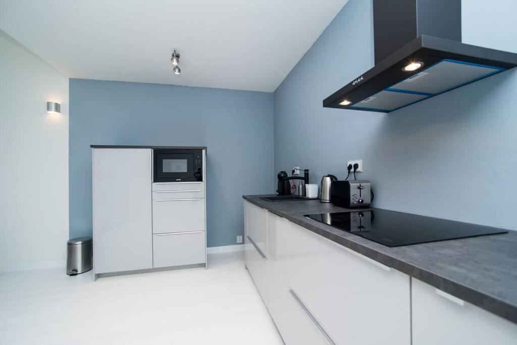 Old Town 1 Bedroom Oasis With Ac And Double Shower Praha Bagian luar foto
