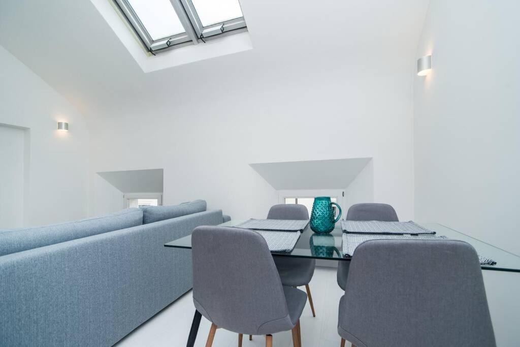 Old Town 1 Bedroom Oasis With Ac And Double Shower Praha Bagian luar foto