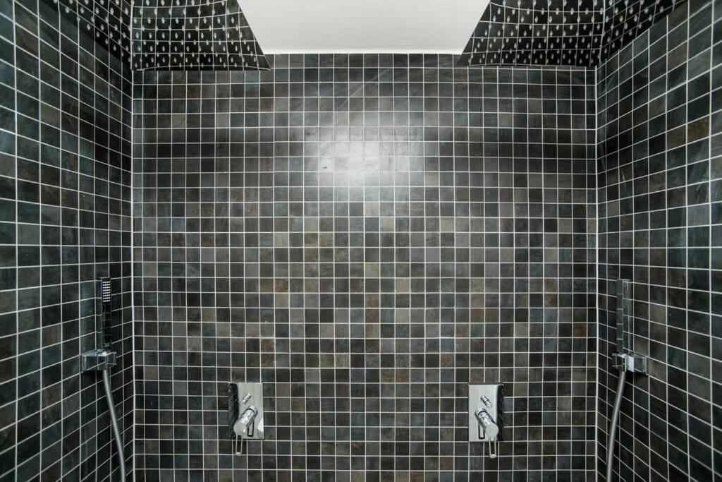 Old Town 1 Bedroom Oasis With Ac And Double Shower Praha Bagian luar foto